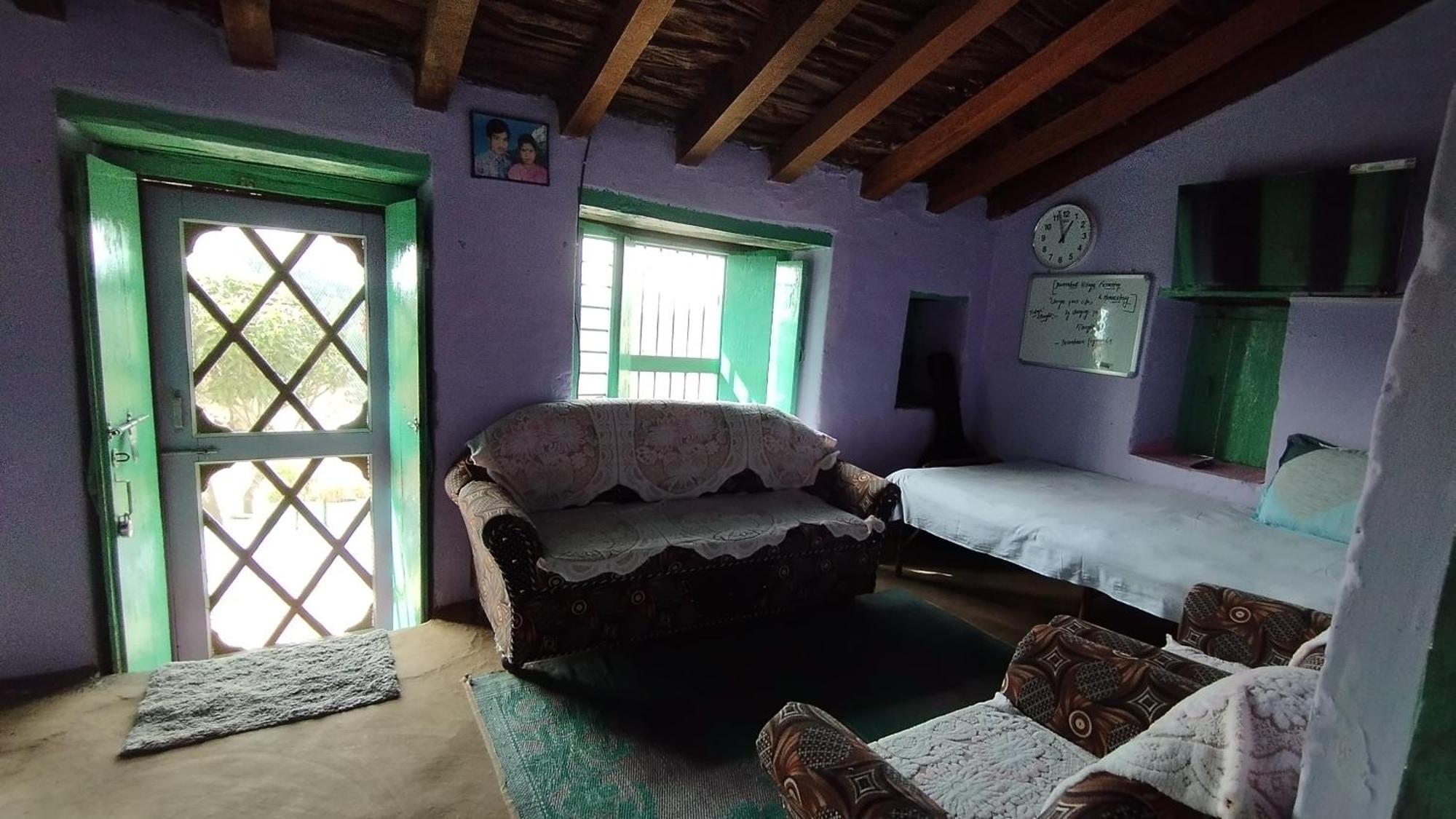 Dwarahat Village Farmstay- Babaji'S Cave Zimmer foto