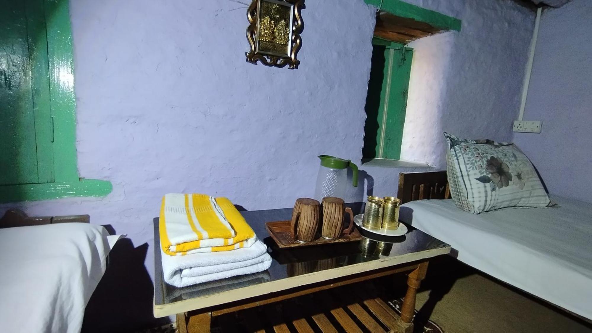 Dwarahat Village Farmstay- Babaji'S Cave Zimmer foto